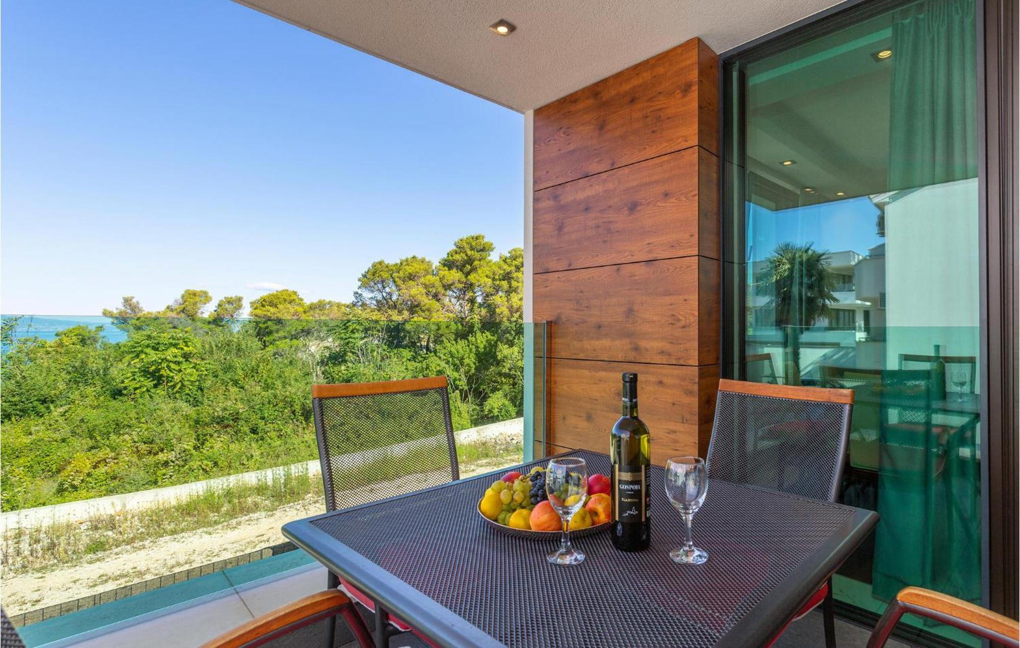 Stunning Apartment In Malinska With Kitchen Exterior photo
